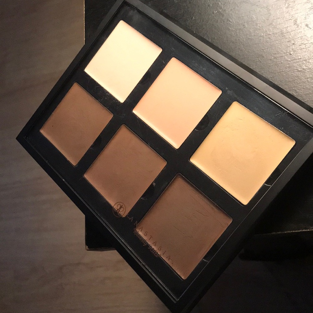 Anastasia Beverly Hills cream contour kit